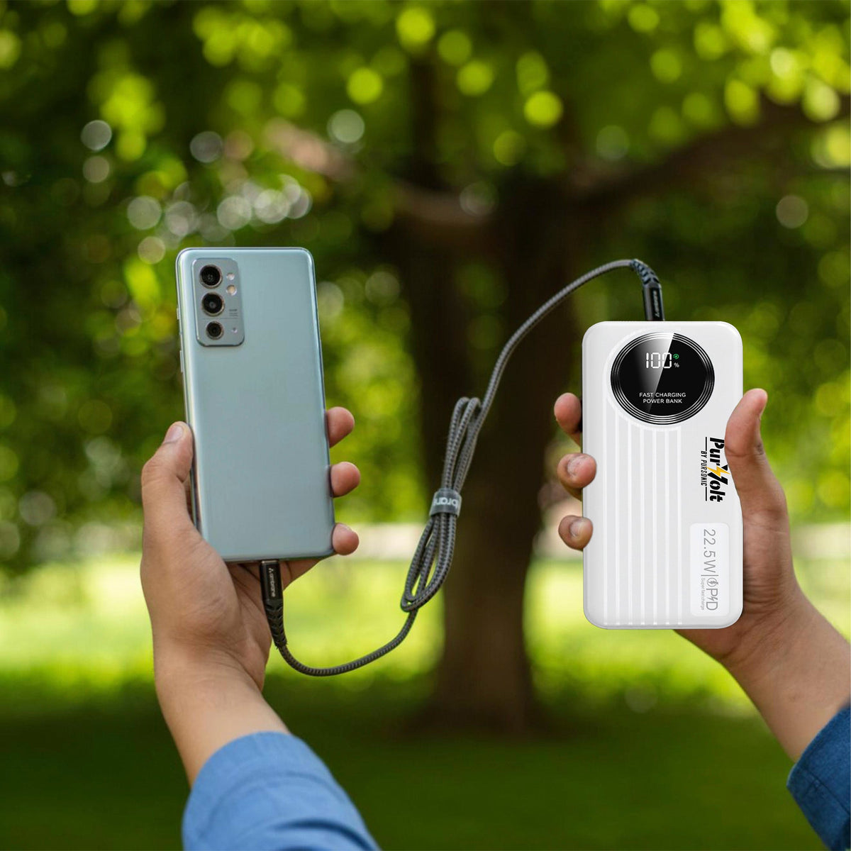 Baterie externă Pursonic 10.000mAh cu LED și încărcare rapidă – cabluri integrate, ieșire 22.5W, compatibilă Type-C/USB/Lightning
